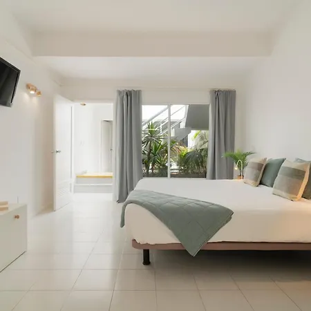 Casa Picon En Puerto Del Carmen, Con Terraza, Vistas Al Mar, Piscina Y Junto A La Playa