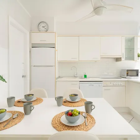 شقة Casa Picon En Puerto Del Carmen, Con Terraza, Vistas Al Mar, Piscina Y Junto A La Playa *