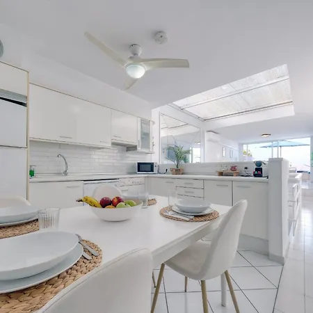 Casa Picon En Puerto Del Carmen, Con Terraza, Vistas Al Mar, Piscina Y Junto A La Playa
