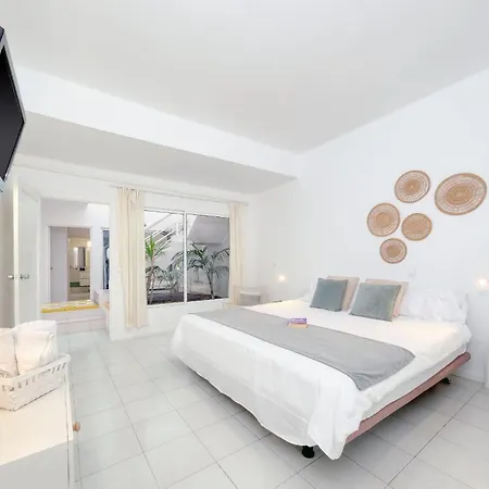 Casa Picon En Puerto Del Carmen, Con Terraza, Vistas Al Mar, Piscina Y Junto A La Playa Апартаменты Пуэрто дель Кармен