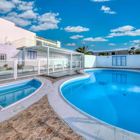 Casa Picon En Puerto Del Carmen, Con Terraza, Vistas Al Mar, Piscina Y Junto A La Playa Апартаменты Пуэрто дель Кармен