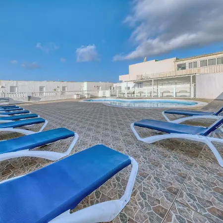 Апартаменты Casa Picon En Puerto Del Carmen, Con Terraza, Vistas Al Mar, Piscina Y Junto A La Playa