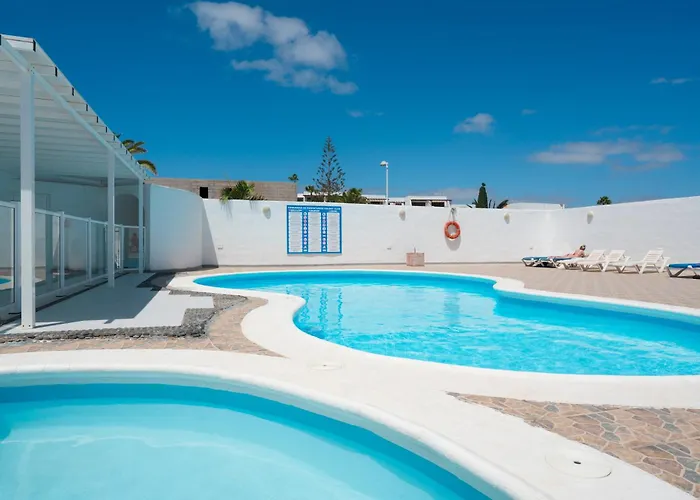 Apartment Casa Picon En Puerto Del Carmen, Con Terraza, Vistas Al Mar, Piscina Y Junto A La Playa