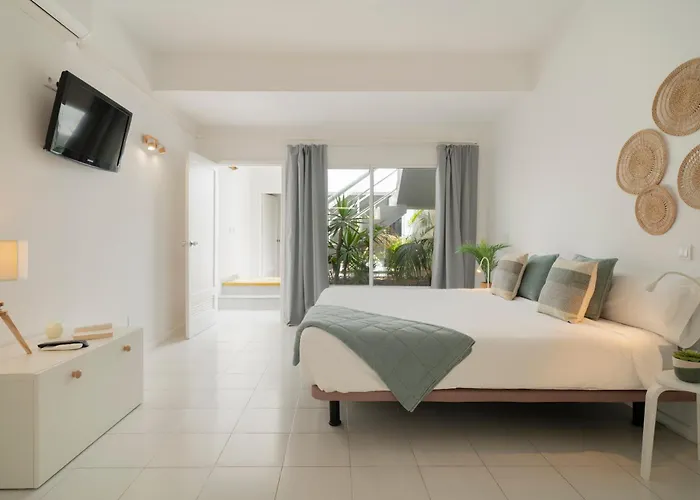 Casa Picon En Puerto Del Carmen, Con Terraza, Vistas Al Mar, Piscina Y Junto A La Playa